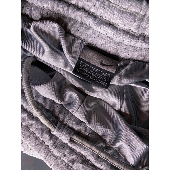 Vintage Nike Gray Mesh Shiny Logo Mens XL Basketball Shorts Gray Tag Y2K - Picture 6 of 10